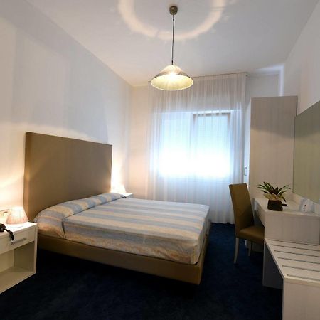 Hotel Savoia Lido di Jesolo Esterno foto