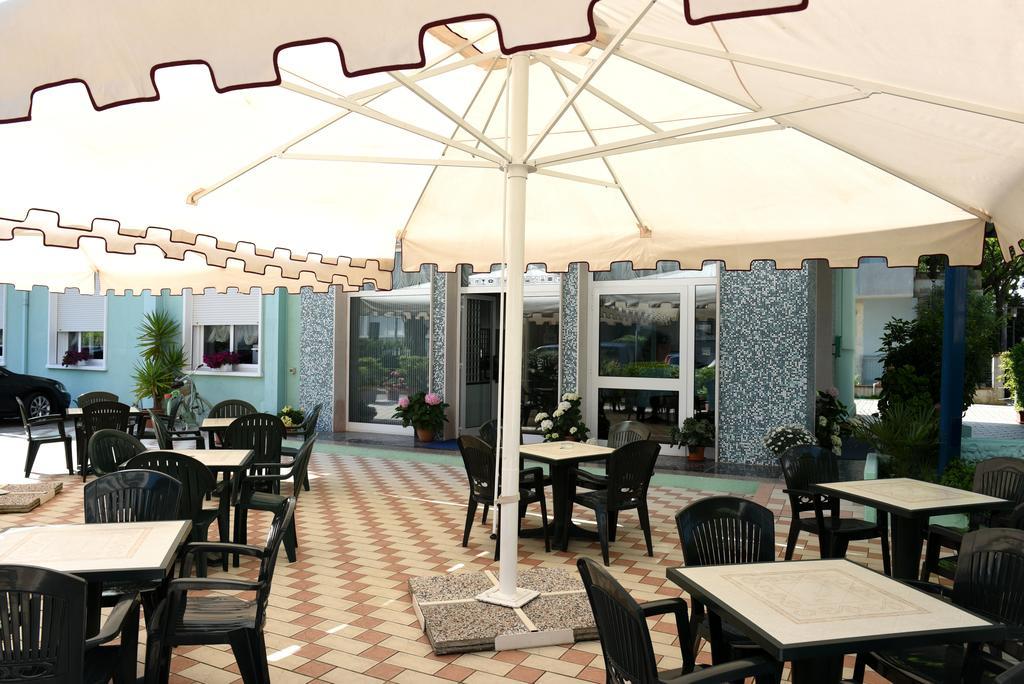 Hotel Savoia Lido di Jesolo Esterno foto