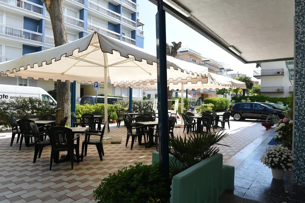 Hotel Savoia Lido di Jesolo Esterno foto