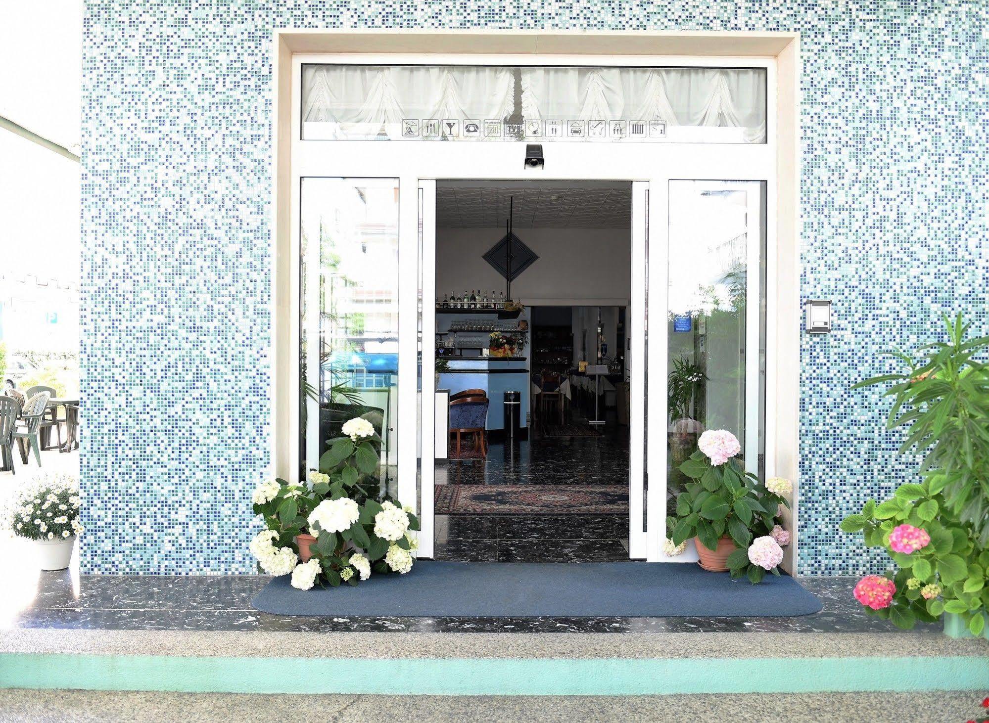Hotel Savoia Lido di Jesolo Esterno foto
