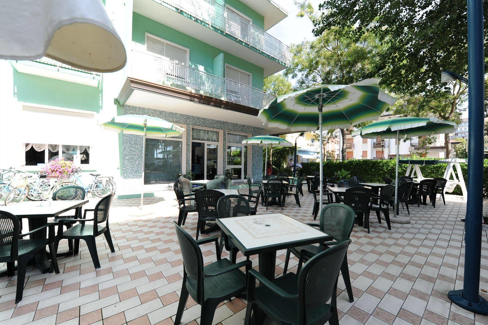 Hotel Savoia Lido di Jesolo Esterno foto