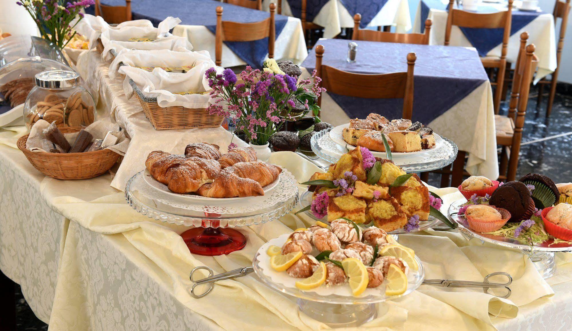 Hotel Savoia Lido di Jesolo Esterno foto